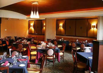Bertram Inn And Conference Center Aurora Luaran gambar