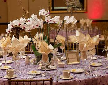 Bertram Inn And Conference Center Aurora Luaran gambar